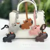 Série Miu Pingente de Bolsa Capivara Chaveiro de Capivara Fofo Acessório Pingente de Couro de Capivara Fashion