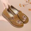 Zapatos de tela nuevos de primavera, ligeros y cómodos, estilo Old Beijing para mujer, suela suave, antideslizantes, adecuados para madres de mediana edad y mayores