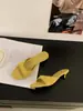 Verano 2025 Nuevas Chanclas Francesas Mate con Tacón Kitten Redondas de Una Tira Calzado de Exterior Zapatillas de Tacón Medio Bajo