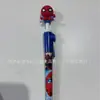 Spider-Man Bolígrafo Giratorio Papelería Creativa Dibujos Animados Anime Alto Valor Alivio del Estrés Bolígrafo Giratorio Escritura Suave Específico para Estudiantes