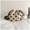 Bolso de Lunares 2026 Verano Nuevo Moderno Bolso de Hombro Único y Elegante Bolso Cruzado tipo Cubo Exquisito