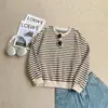 Moletom casual retro estilo coreano com listras e bordado de letras para mulheres, solto, modelador, confortável, top casual versátil