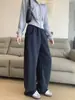 Calça de moletom cinza feminina, novo estilo outono/inverno 2026, modelagem solta, forrada com fleece, calça de moletom casual de perna larga, estilo americano, comprimento até o chão, calça de perna curva