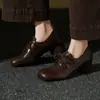 Zapatos básicos cómodos de cuero lavado con suela blanda para el día a día 2026 otoño tacón medio grueso punta redonda piel genuina con cordones para mujer