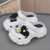 Novos Charms 3D DIY para Sapatos Desenhos Animados Fofos Acessórios Sandálias Moda Verão Outdoor Tamancos Femininos Tendência