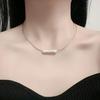 Exquisito collar simple de tubo redondo con microincrustación de letras, diseño de nicho para mujer, sentido de alta gama, temperamento de estilo frío, cadena para clavícula que combina con todo