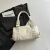 Bolso de mano con remaches estilo coreano, bolso de hombro, bolso de axila para mujer, de alta gama, gran capacidad, versátil para ir al trabajo, bolso de motociclista de moda