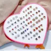 Conjunto criativo de 36 pares de brincos de letras em forma de coração para mulheres, brincos de plástico fofos com strass, orelhas europeias e americanas transfronteiriças