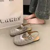 Sandalias para Niñas 2026 Verano Nuevo Estilo para Niños Medianos y Mayores Tejidas Huecas Suela Suave Punta Cerrada Elegantes Zapatos Perforados de Princesa para Niñas