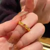 Nuevo Anillo de Estilo Chino Exquisito y Suave Calado con Incrustaciones de Diamantes, Elegante, Lujoso y de Clase, Moderno y Versátil para el Trabajo, Anillo Vintage