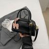 Bolso de Mano Pequeño Moderno y Elegante para Mujer, Nuevo Modelo 2026, Venta al por Mayor desde Fabricante, Bolso de Hombro a la Moda, Bolso Cuadrado Pequeño Cruzado Chic