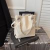 Bolso de Mano con Cadena de Moda Bolso Tote Pequeño para Mujer 2025 Nuevo Bolso Cubo Simple Versátil Bolso para Teléfono de Hombro Cruzado