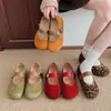 Zapatos de gamuza estilo coreano para otoño 2026, suela suave, venta al por mayor, estampado de leopardo, zapatos de un solo color bajos para mujer, zapatos Mary Jane planos, modelo nuevo retro