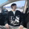 Camiseta de manga longa estampada estilo Henley americano, nova coleção primavera 2026, corte solto, visual de duas peças, moletom masculino