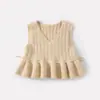 Conjunto de tres piezas para bebé y niño pequeño: playera básica con cuello de volantes, chaleco suéter, pantalones acampanados de mezclilla con adornos de encaje para niña, otoño