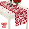 Stock de fábrica Día de San Valentín Corazón Rojo de Amor Encaje Mantel Individual Forma de Corazón Hueco Borde Ondulado Mantel Individual Boda Habitación Nupcial Fiesta