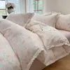 Juego de ropa de cama de cuatro piezas de algodón de doble capa estilo niña, estilo princesa de algodón puro, funda de edredón, sábana, sábana bajera y juego de tres piezas.