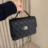 Mini Mochila Pequeña para Mujer 2025 Nueva Bolso de Hombro Pequeño Fragante Bolso Cruzado con Cadena de Alta Gama Bolso Pequeño de Moda