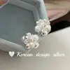 Estilo Coreano 2026 Primavera y Verano Nuevos Pendientes de Alta Gama Plata de Ley S925 Zirconia Brillante Flor de Perla Bola de Flor Pendientes Lujo Accesible