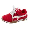 Diseño de bloques de color moderno y único para zapatillas de entrenamiento alemanas para niñas, nueva colección primavera y otoño 2026 para niños, suela suave, ligeras, versátiles, zapatos casuales