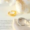 Anillo abierto de titanio y acero con baño de oro de 18 quilates, diseño minimalista asimétrico transfronterizo, superficie lisa, arco, no se decolora, anillo para mujer de temperamento único