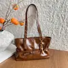 Bolso tote de cuero encerado retro, nicho, personalizado, moderno, bolso de axila, para ir al trabajo, versátil, gran capacidad, bolso de un solo hombro