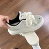 Zapatos de Lona con Lunares Estilo Campus de Moda para Mujer 2026 Nuevo Otoño Versátiles ins Zapatos de Mujer de Moda Nicho Casual Zapatos Blancos