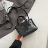 Bolsa de Mão de Design de Nicho de Alto Padrão Estilo Estrangeiro Feminina Nova Coleção Primavera/Verão 2025 Bolsa de Ombro para o Dia a Dia Transversal Bolsa Saco
