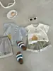 Conjunto Curto para Bebê Menino de 1 Ano 2026 Novo Estilo de Verão Macacão Curto com Estampa de Frango Amarelo Desenho Animado para Bebê Conjunto de Duas Peças