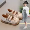 Zapatos de Cuero para Niñas 2025 Nuevo Otoño Estilo Coreano Zapatos Plateados de Princesa Mocasines Dulces de Moda para Niños Pequeños