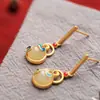 Aretes Chapados en Oro Incrustados con Imitación de Jade Hetian Aretes de Calabaza Dinastía Han Cheongsam Estilo Clásico Retro Chino Aretes de Esmalte para Mujer