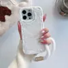Funda de Teléfono Móvil de Invierno Rellena de Conchas Adecuada para Apple 17Promax Cuerda para la Mano 16 Calentador de Manos 15/11/7/8 Borde Suave de Moda