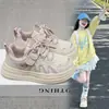 Zapatillas para niñas, nueva colección primavera/otoño 2026, zapatillas deportivas de velcro para niños, zapatillas blancas transpirables y cómodas
