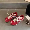 En stock y se envía inmediatamente~ Zapatillas casuales para mujer de primavera y otoño con aumento interno de altura de 6 cm, diseño de cordones de malla oblicua, zapatillas casuales versátiles estilo alemán