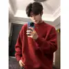 Suéter com Gola Redonda para Homens, Design de Etiqueta de Aço Metálico Vermelho de Ano Novo, Camada Base de Malha Tendência de Inverno Marca de Luxo