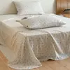 Fresco e fofo floral macio e amigável à pele gaze de dupla camada algodão puro item único lençol de cama dormitório estudantil peça única lençol de cama de algodão puro cobre-leito
