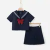 Uniforme Escolar JK de Marinheiro Azul Marinho com Três Listras Saia Plissada Sensação de Uniforme Escolar Gravata Vermelha Cor Sólida Estilo Acadêmico Modelo Básico Fornecimento Direto da Fábrica