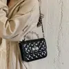Bolso de cadena acolchado estilo Chanel para mujer, nuevo modelo 2026, sensación de alta gama, bolso de mano cuadrado pequeño, moderno y versátil, bolso de hombro y cruzado