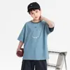 Camiseta de manga corta de marca de moda de verano para niños 2026 nueva ropa infantil para niños mayores, top fresco de manga media para street dance