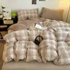 Juego de Ropa de Cama de Cuatro Piezas de Vellón de Leche de Alto Peso Estilo Sencillo Funda Nórdica Cálida de Invierno Sábana Juego de Tres Piezas para Dormitorio de Estudiante Sábana Ajustable