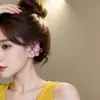 Clip para Oreja~Manguito de Oreja de Flor de Cristal Dulce y Elegante para Mujeres Sin Perforaciones, Pendientes de Diseño Moderno y Versátil para Mujeres