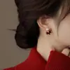 Pendientes de Terciopelo Rojo Perlado del Zodiaco Equino Más Vendidos en Otoño e Invierno, Pequeños y Sencillos, Diseño Suave y Creativo, Pendientes Versátiles