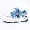 Zapatos de mujer con forro de felpa cálida, diseño de corazón, color azul denim, zapatos de algodón para personas bajas, estilo académico, versátiles, zapatillas de plataforma de suela gruesa
