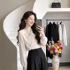 Nova Camisa de Renda com Manga Longa Estilo Francês Primavera/Verão 2026 Feminina Designer Elegante Camada Base