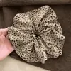 Goma para el pelo con estampado estilo Academia Melard para mujer, scrunchie de satén con malla de estampado de leopardo vintage, banda elástica de alta elasticidad y duradera