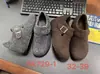 Em Estoque~ Sapatos de Lã Cinza Estilo Birkenstock com Aumento Oculto de Altura de 7cm, Sola Macia, Meia-sapatilha Fechada para Mulheres, Novos Sapatos Baixos Peludos de Outono e Inverno