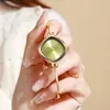 Nuevo reloj de cuarzo para mujer con esfera en forma de diamante, correa de acero tipo brazalete, estilo nicho de lujo ligero, versátil para el trabajo, reloj individual al por mayor