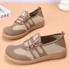Moda Nova Primavera 2026 Elegante Sola Macia Sapatos Individuais para Mãe Sapatos de Treino Alemães Femininos Leves Confortáveis Casuais Slip-ons