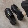 Sapatos Marrons de Couro com Solado Macio Estilo Britânico para Mulheres Primavera 2026 Novos Versáteis Retro Planos Slip-On Loafers