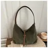 Bolsa de Ombro de Veludo Cotelê Europeia e Americana Nova Moda Outono e Inverno Textura Grande Capacidade Bolsa Feminina para o Dia a Dia Bolsa Tote de Mão